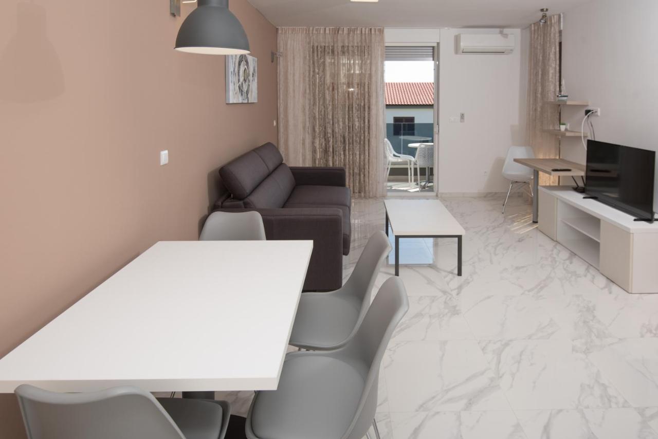Apartments Adriatic Podstrana Buitenkant foto